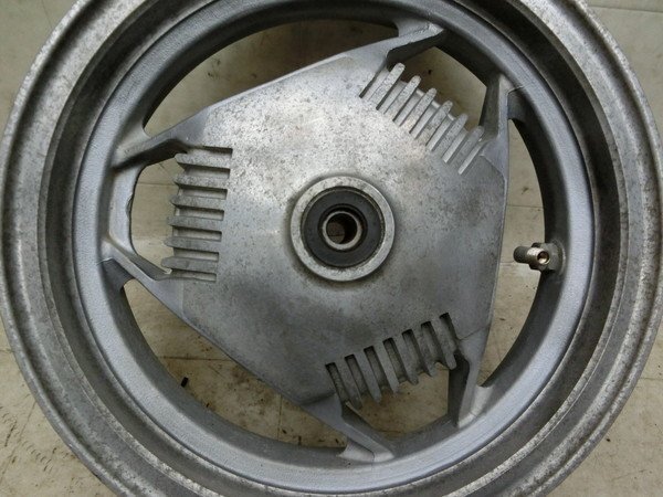 HX7077 シグナス125-1/ CYGNUS125 XC125/2YM フロントホイール ホイールインチ10インチ フロント 10Fホイールサイズ10×2.50 50V-0092