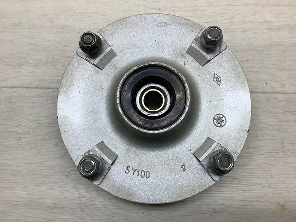 ZB5705 SRV250 リアホイールスプロケットハブ/ ハブダンパー 4DN-