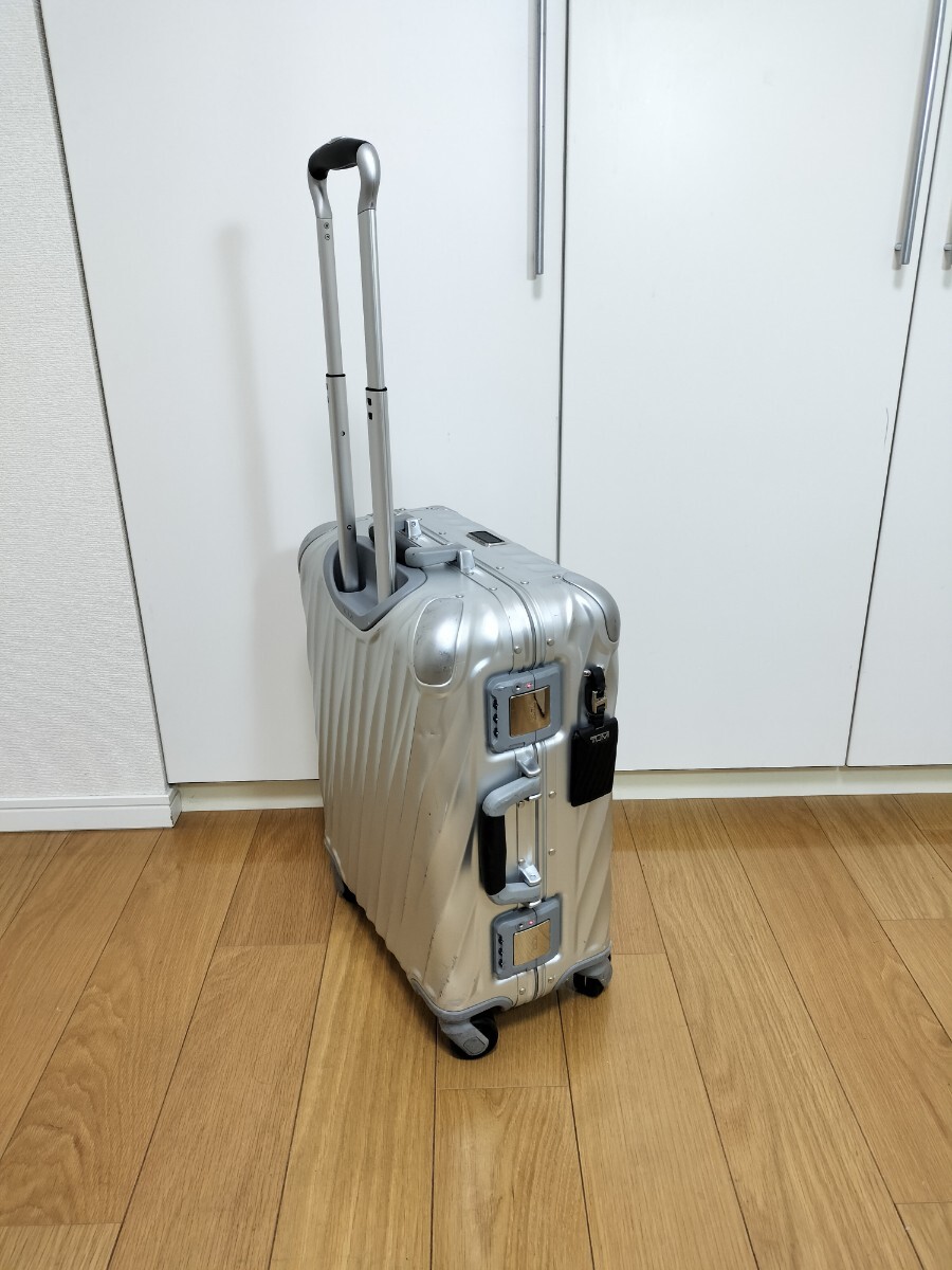  исключительный! tumi 19 DEGREE ALUMINUM Carry on 