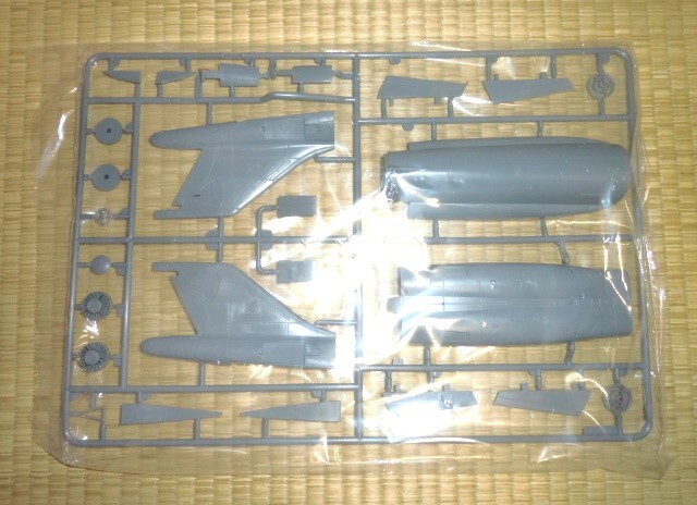 キティホークモデル 1/48 マクダネル RF-101C&G/H ブードゥー キティホークモデル 1/48 マクダネル RF-101C&G/H ブードゥー