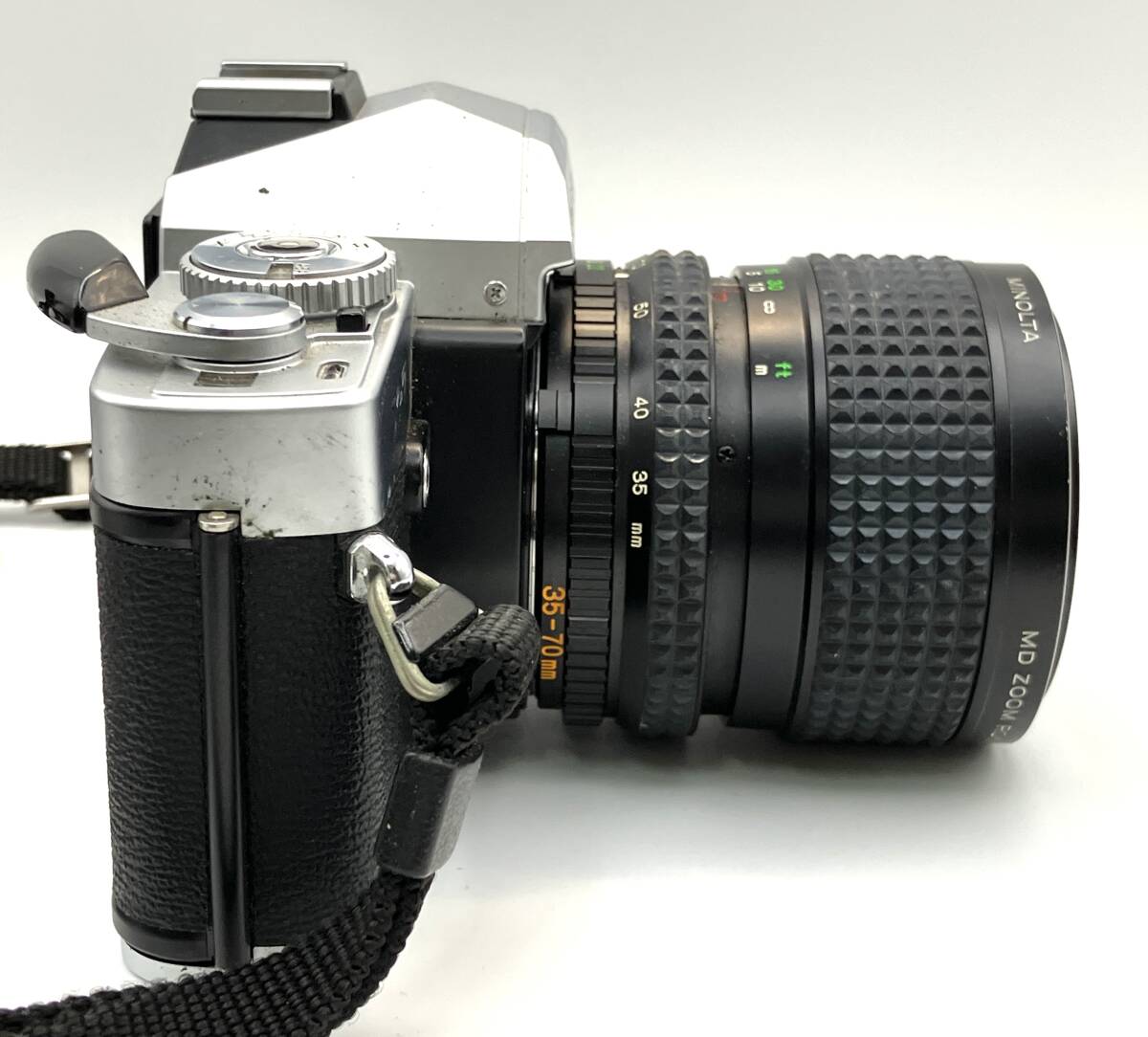 【671】カメラ?ストロボセット MINOLTA X-7 フィルムカメラ 一眼レフ ブラック MD ZOOM ROKKOR 35-70mm F3.5 動作未確認 ジャンク