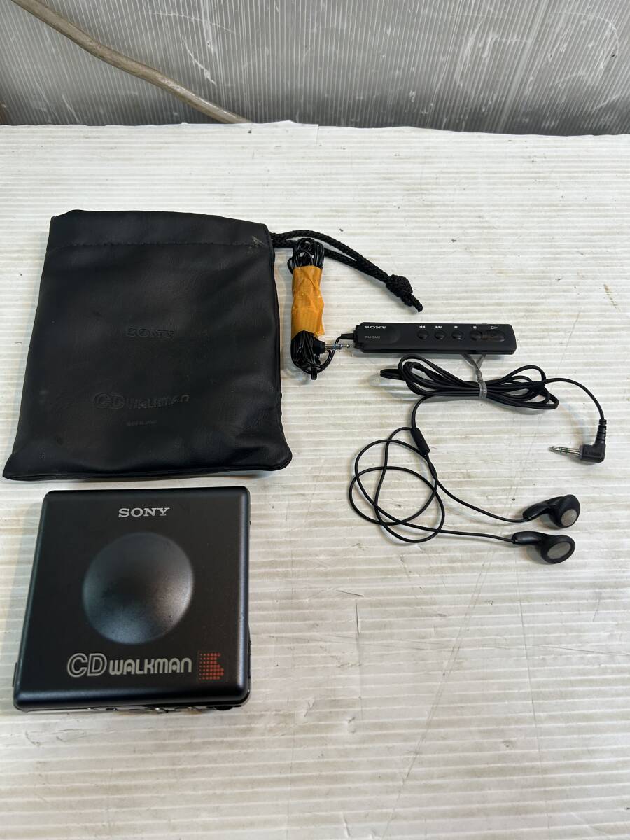 CD WALKMAN ●4817K● SONY D-82 COMPACT DISC COMPACT PLAYER 音楽 MUSIC レトロ WALKMAN 趣味 コレクション 長(zhǎng)期保管品 寫真參照