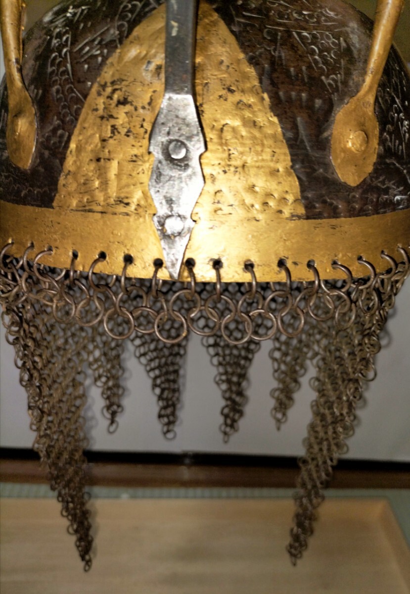 武具 鉄製兜 鎖帷子 兜台付き 時代物 モンゴル軍 鉄兜 鎖帷子蒙古軍兜 甲冑 ヘルメット 武具 骨董蒙古