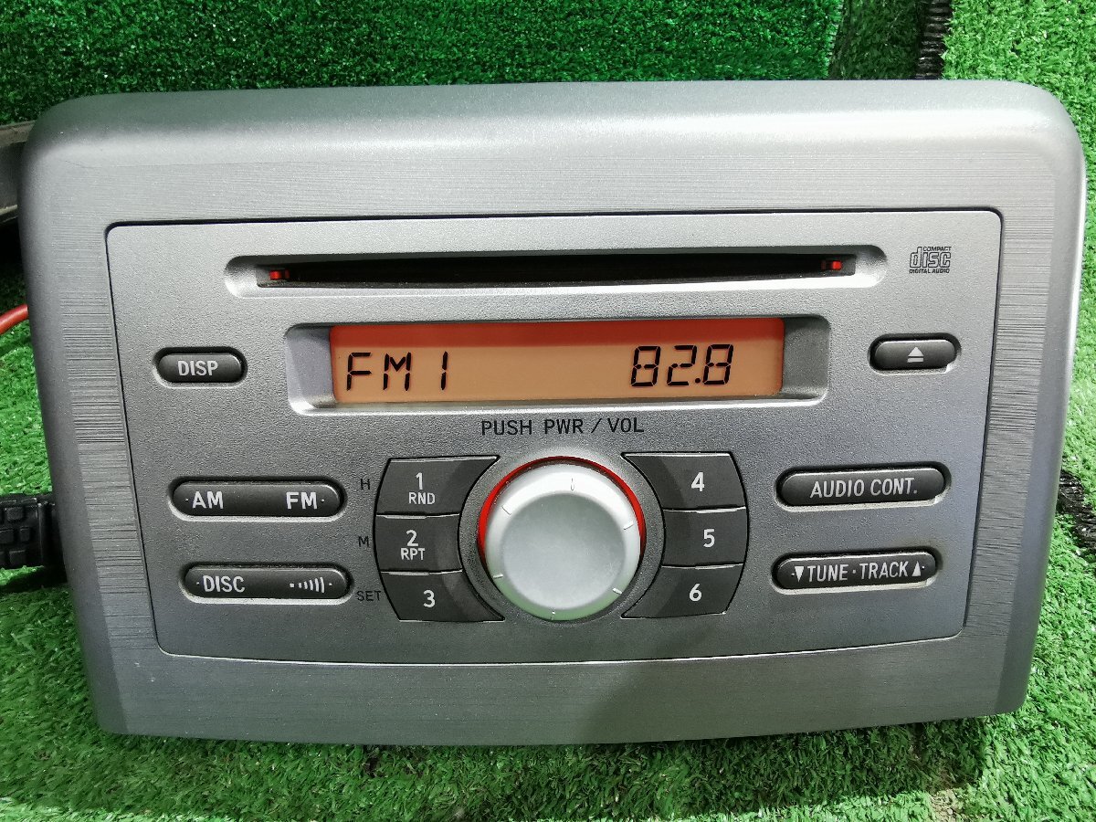 ☆☆L575S L585S ムーヴコンテ 純正オーディオ ラジオ CD 86180-B2400