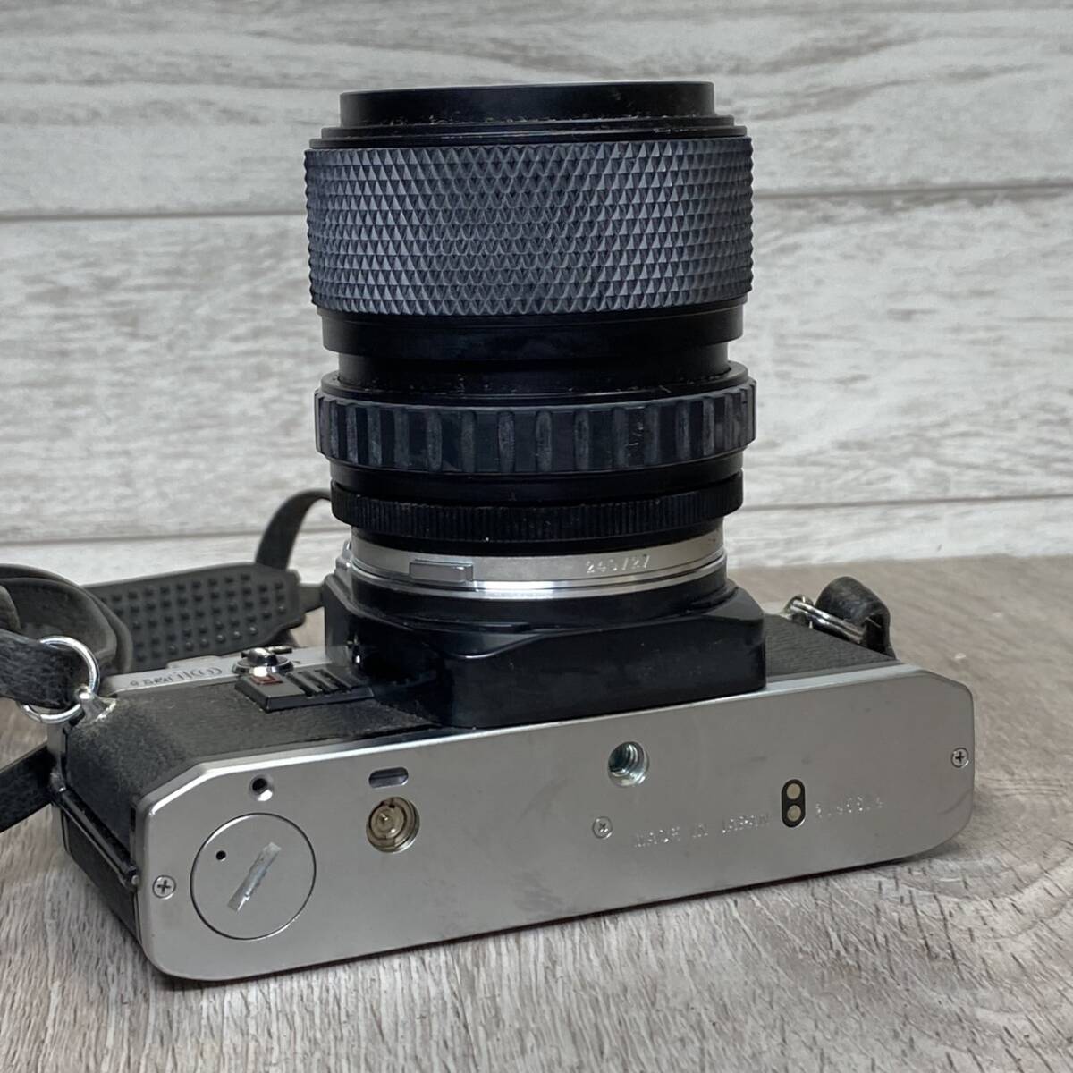 【YH-2859】中古現(xiàn)狀品 OLYMPUS OM-10 一眼レフフィルムカメラ オリンパス 一眼レフ カメラ シルバー ストロボ付き