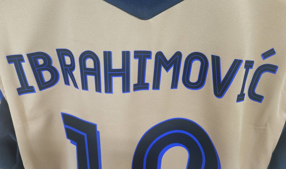 04 スウェーデン代表(H)#10 イブラヒモビッチ IBRAHIMOVIC 半袖 100周年仕様 M