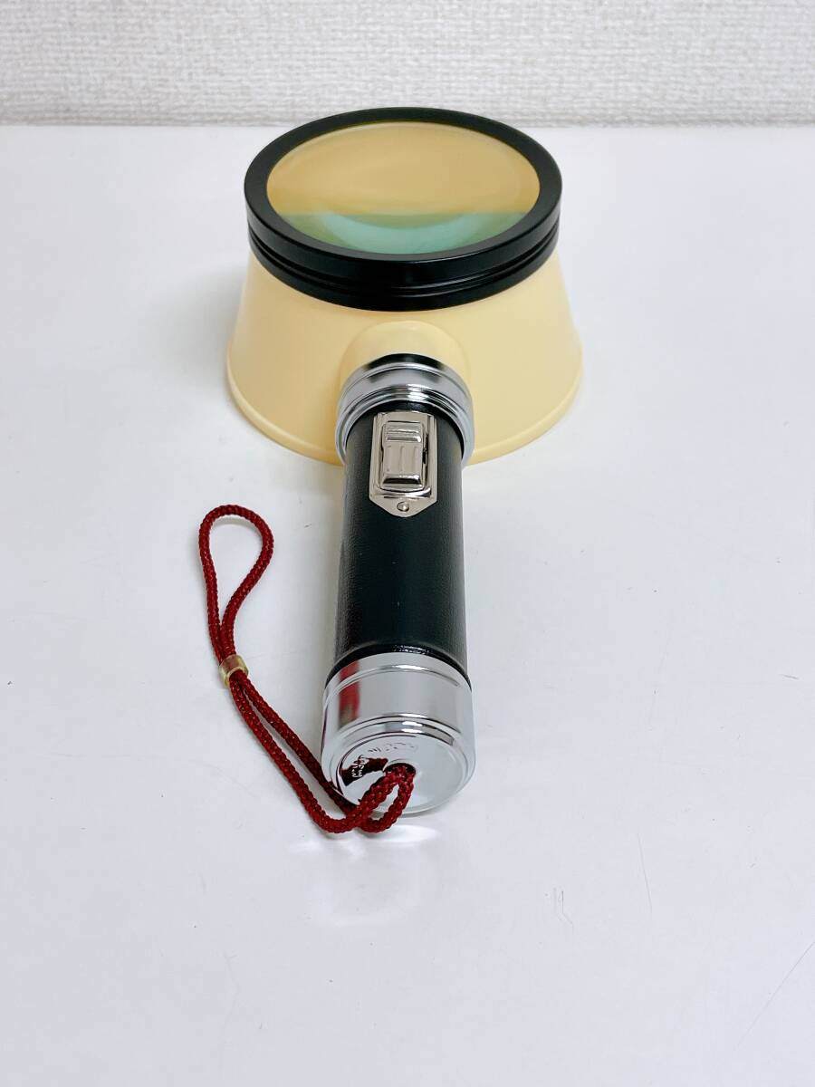【FLASH LOUPE フラッシュルーペ M-320 ライト付き拡大鏡】レトロ/便利/新聞などに便利☆/A76-268