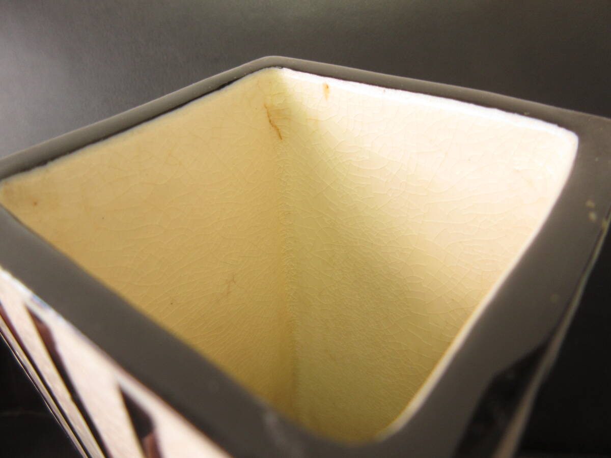 《花器》陶器製 「陶泉作 四角柱 縦じま 花瓶・一輪挿し」 高さ：約30.5cm・口：約7cm×7cm・重量：約1240g インテリア・小物雑貨・置物の画像10