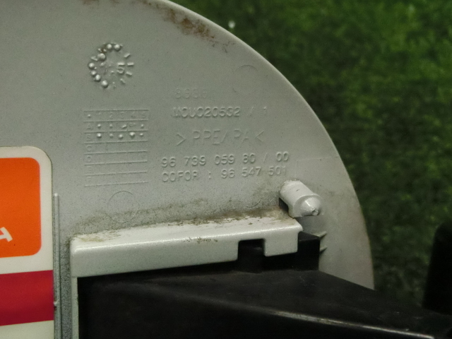 プジョー 208 アリュールソエロPG?A9HN01 2015年?フューエルリッド?ホワイト?967390598?9673905980?即発送☆☆