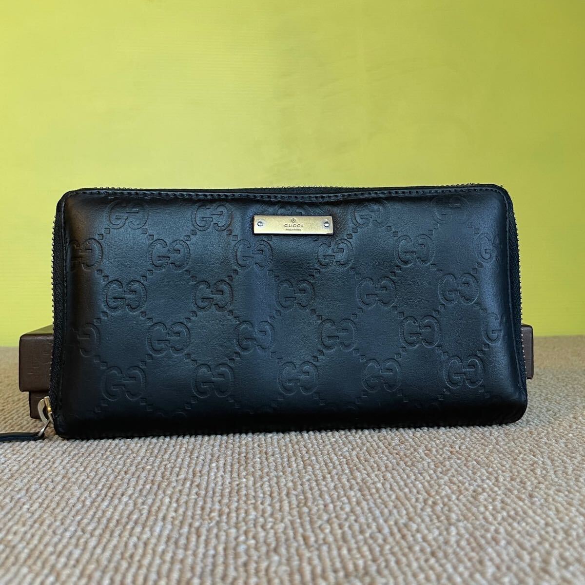 一円　美品　グッチ　GUCCI シマレザー　gg柄　 黒　 ブラック　 ラウンドファスナー　男女