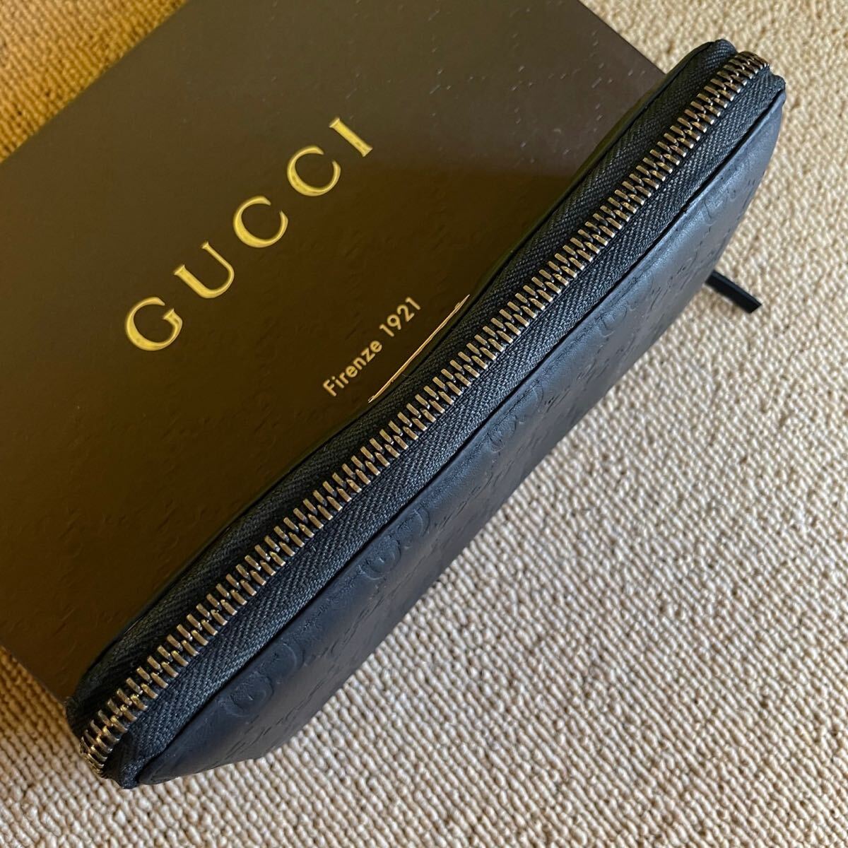 一円　美品　グッチ　GUCCI シマレザー　gg柄　 黒　 ブラック　 ラウンドファスナー　男女