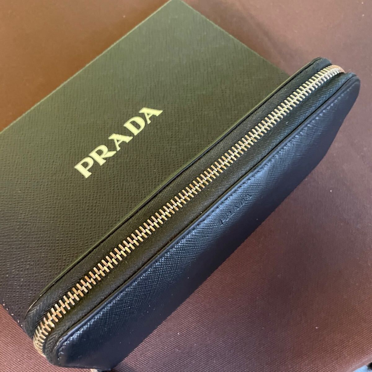 1円　美品　 PRADA プラダ　 ラウンドファスナー　 長(zhǎng)財(cái)布　 サフィアーノ　 ウォレット　 サフィアーノレザー　 財(cái)布　ブラック