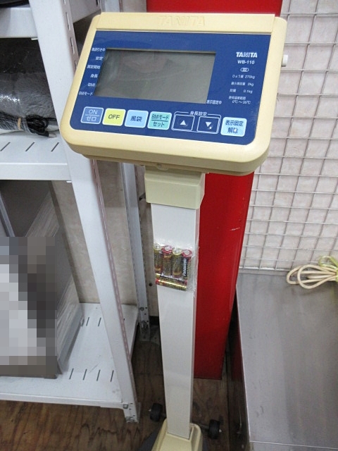 S6653 店頭引取限定 中古 TANITA タニタ WB-110 業(yè)務(wù)用 體重計 単三電池使用 日焼け＆サビあり 現(xiàn)狀渡し エーワン豊橋本店