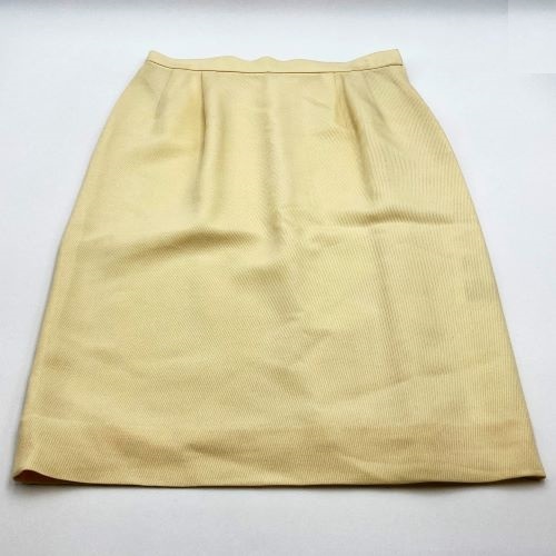YVES SAINT LAURENT イヴ?サンローラン ひざ丈スカート クリーム色 サイズ38 ウエスト約67cm レーヨン ベージュ レディースファッション