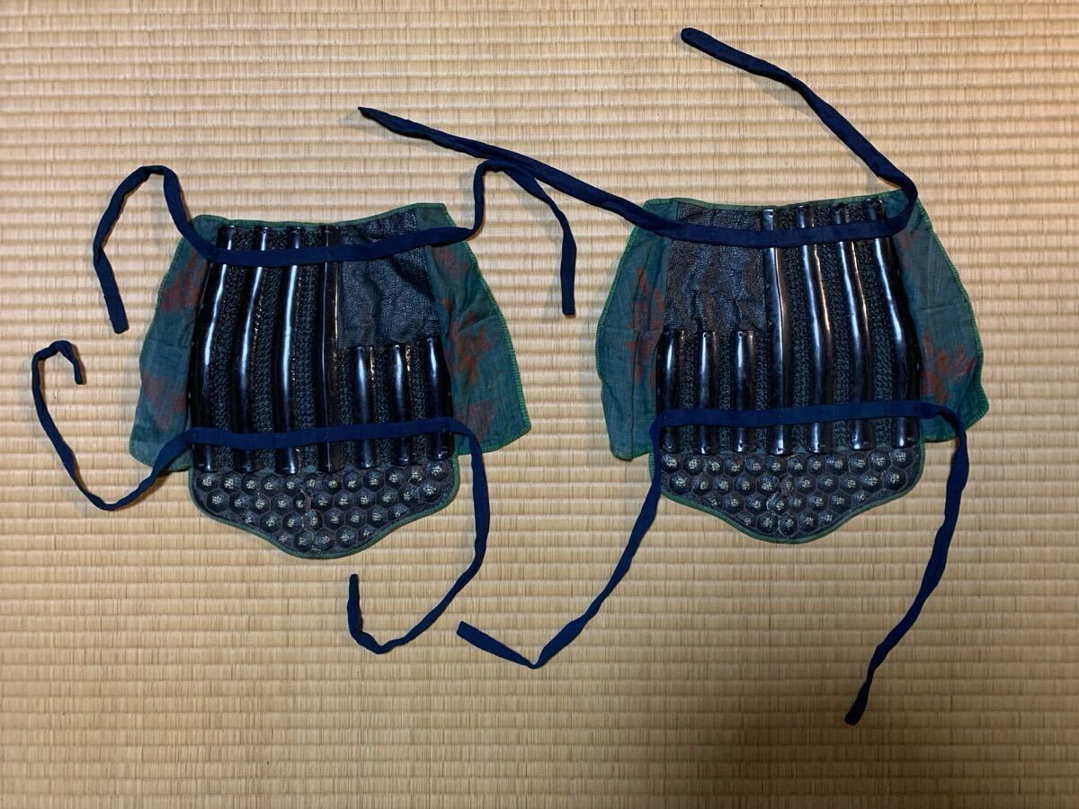 『佩楯』骨董 古美術 武具 甲冑 鎧 兜 侍 サムライ 武士 戦国 佩楯 脛楯 縅佩楯 鎖佩楯 甲冑 鎧 武具 甲冑 武具 鎧 鎧部品