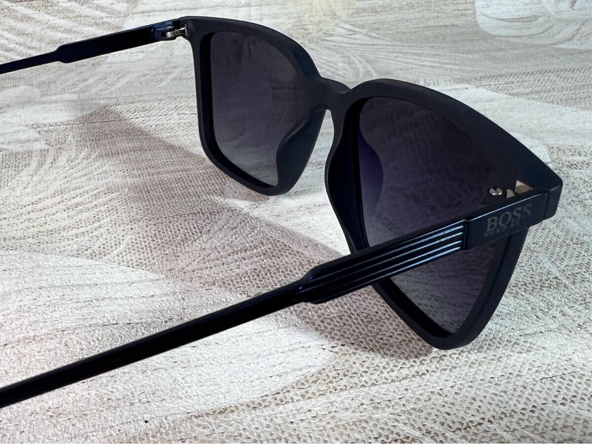 HUGOBOSS ヒューゴボス　サングラス　ケース付き　ブラック　パープル　未使用