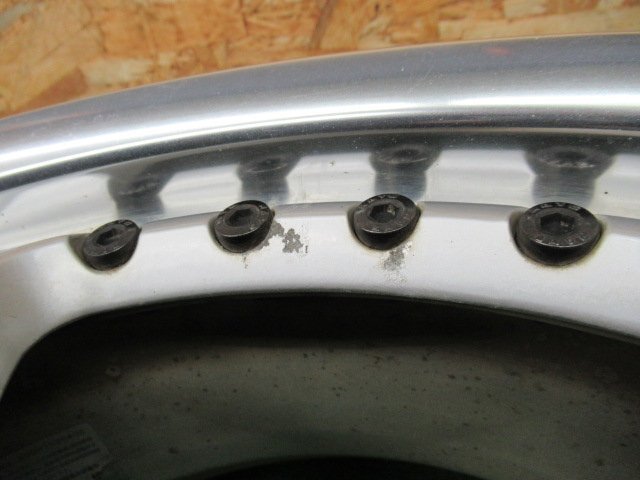 ★3211AMZ RAYS' VOLKRACING 17×7.0JJ 5/114.3 +44 AV3 WHEEL ボルクレーシング レイズ 専用ナット付 4本 中古_画像5