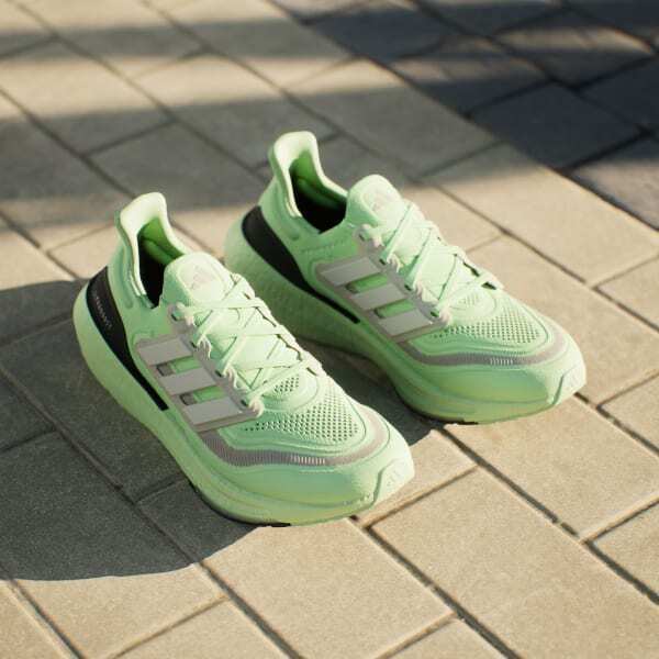 ?スピード発送 新品未使用 adidas(アディダス) ULTRABOOSTLIGHT ランニングシューズ IE3333(Green/Grey)２６．０ＣＭ