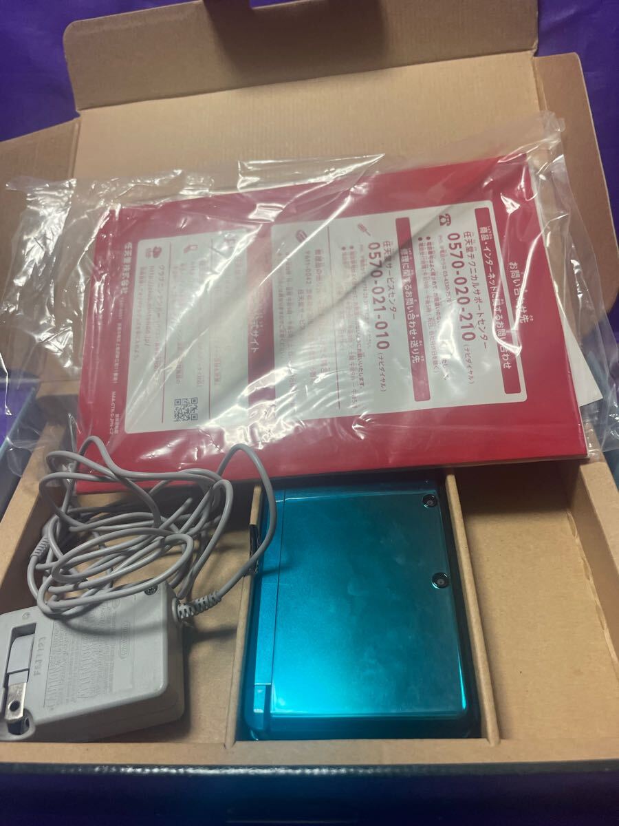 【極上美品】 Nintendo ニンテンドー3DS 箱　説明　保証など　純正充電器　人気ソフト付き　メモリ2Gも負(fù)け アクアブルー新品同様