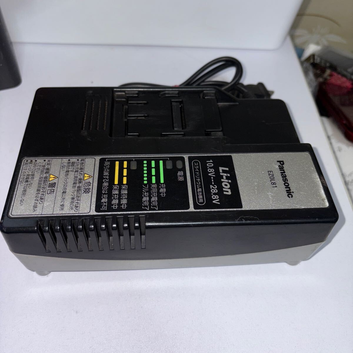 Panasonic/ Panasonic быстрое зарядное устройство EZ0L81 электризация OK корпус только б/у товар lithium ион аккумулятор для 10.8V-28.8V