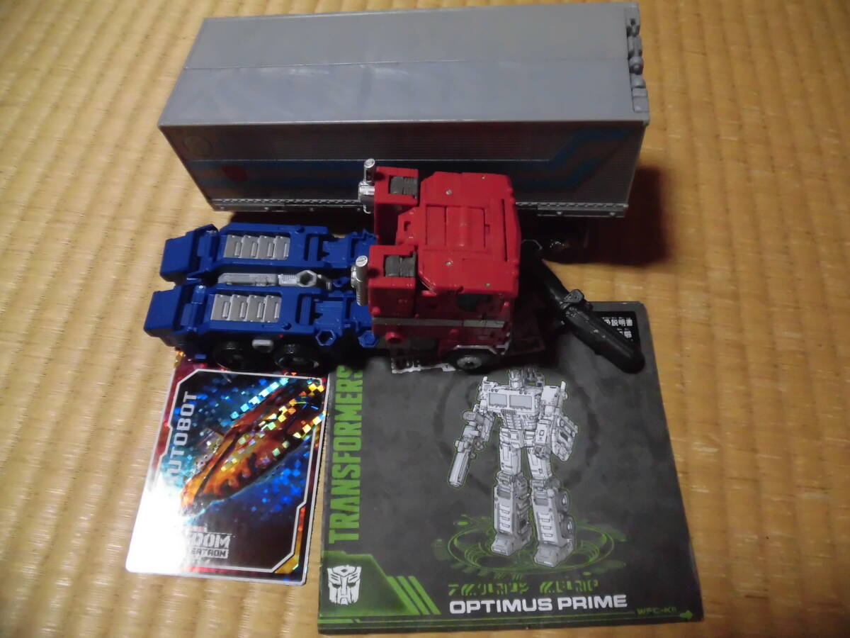 トランスフォーマー キングダムシリーズ KD-19 オプティマスプライムwithトレーラー 箱なし ジャンク品扱い