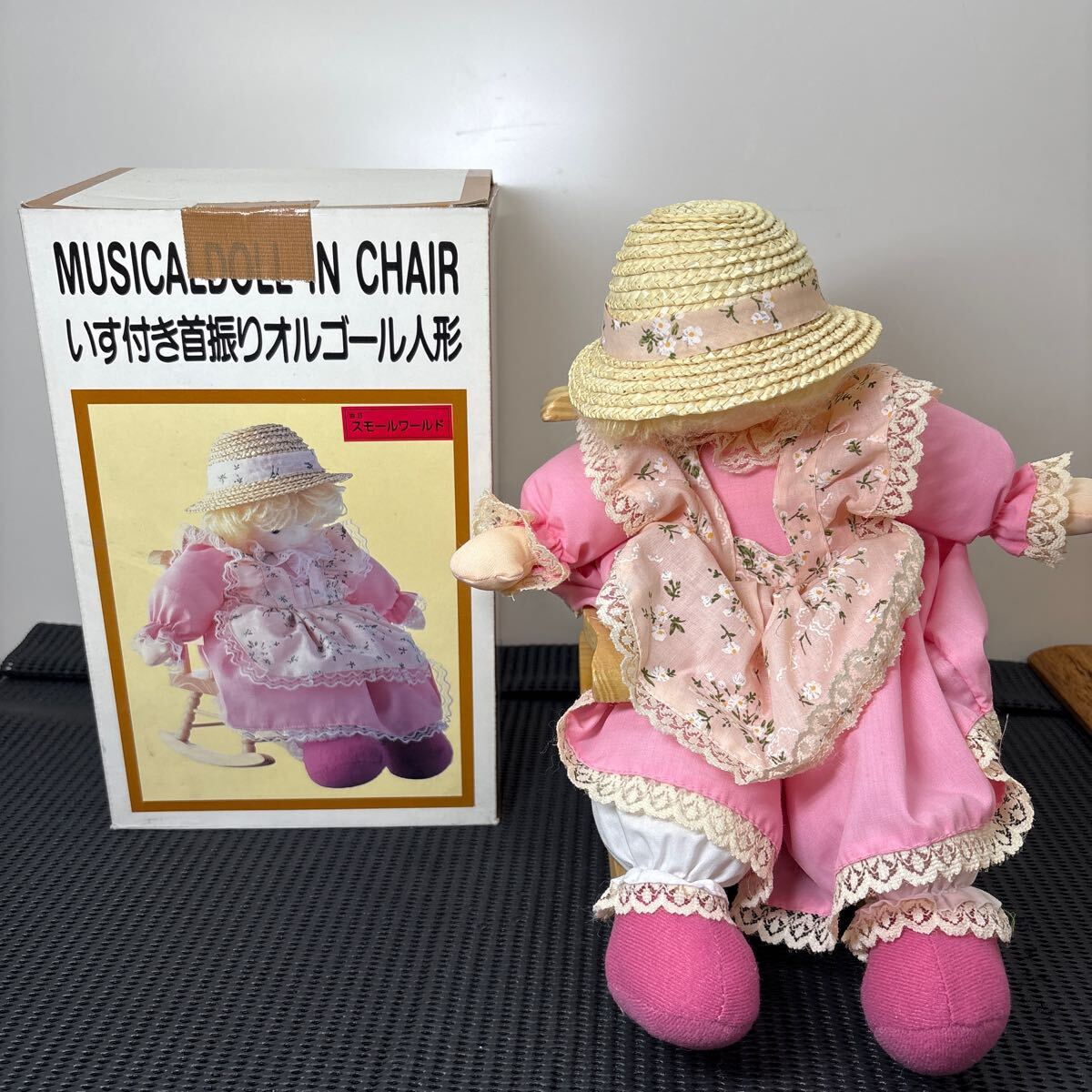 * Osaka / магазин получение возможно * стул имеется колеблющийся музыкальная шкатулка кукла сбор искривление маленький world работа OK Showa Retro античный коллекция *