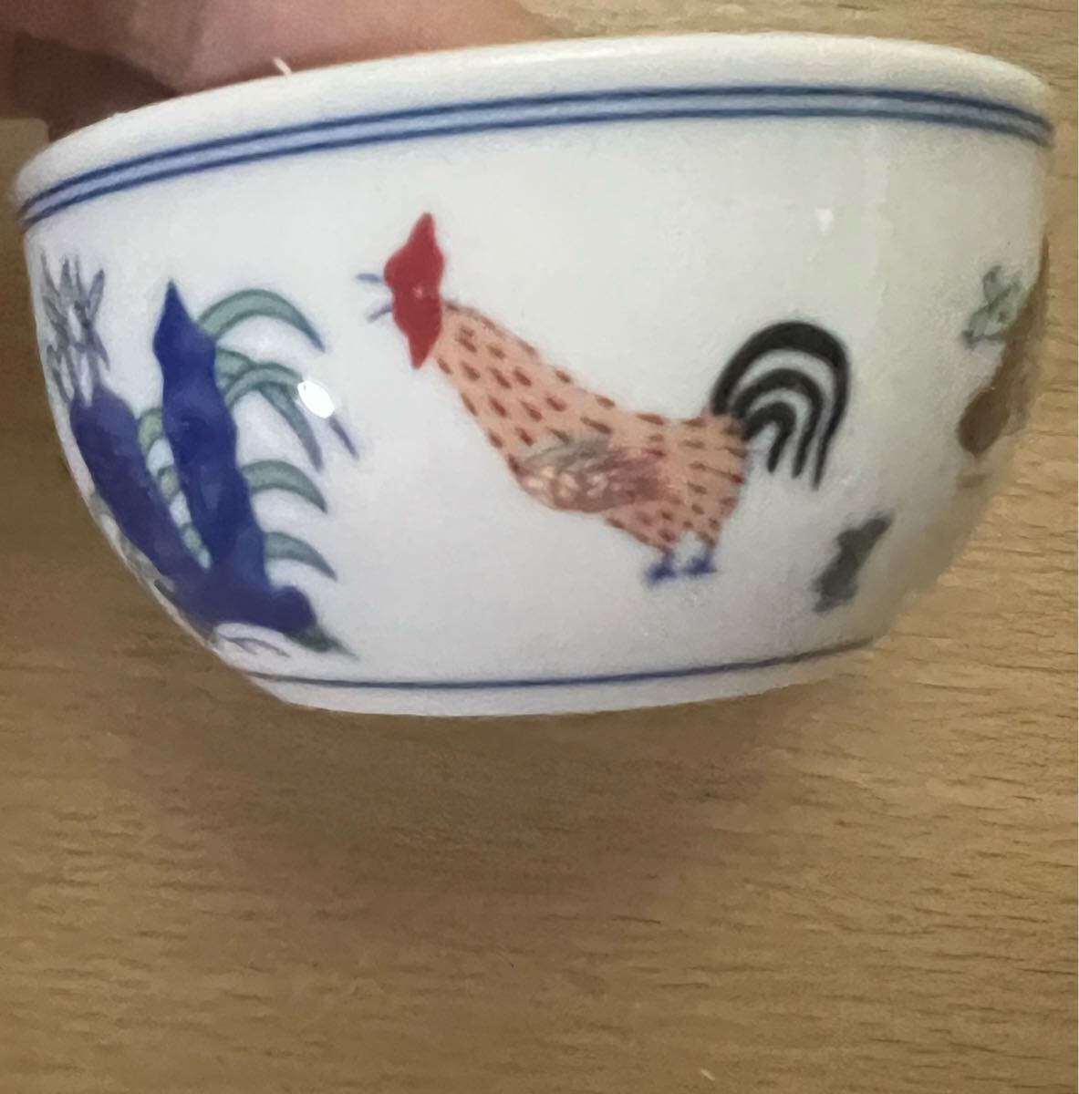 ♢中国 古い倣古品 チキンカップ 大明成化年製 染付色絵 闘彩