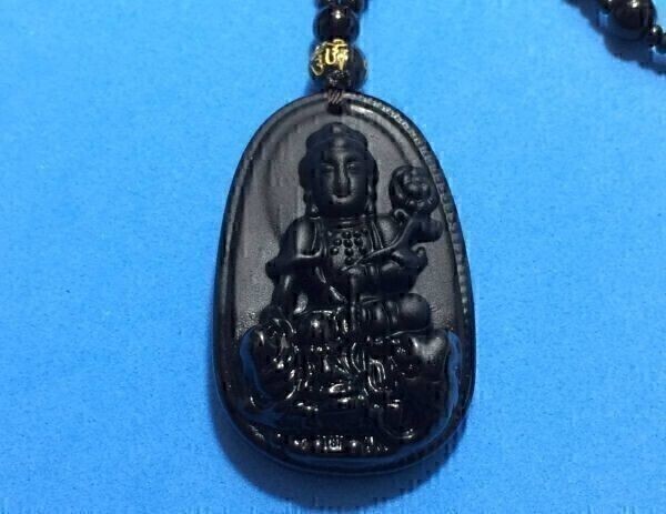 【Premio Fortuna】普賢菩薩の黒曜石ペンダント 黒曜石パワーストーン 成功に導(dǎo)く仏様 5センチ×3センチ　902077■
