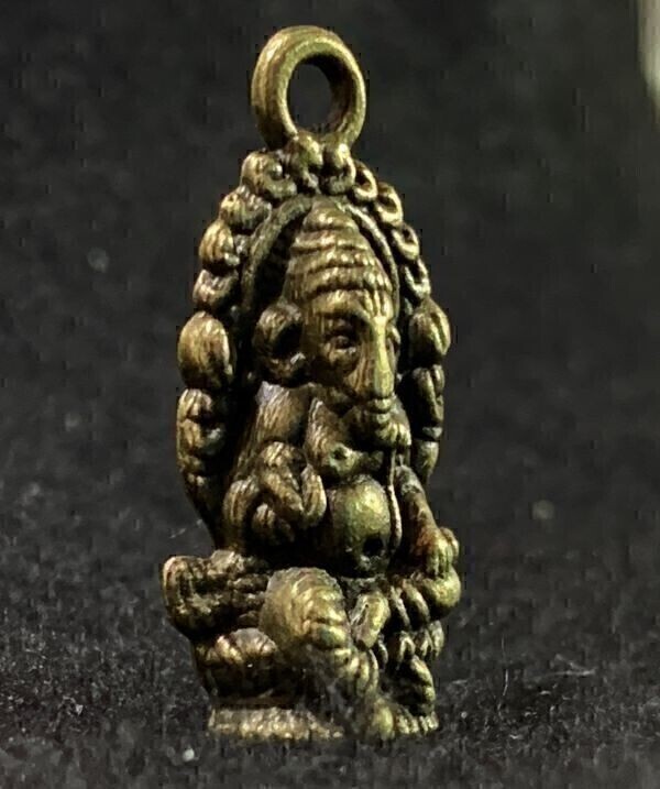 【Premio Fortuna】小さな守り神 ガネーシャ神 真鍮制 全長28ミリ 富の神様 除災(zāi)厄除の神様 801054