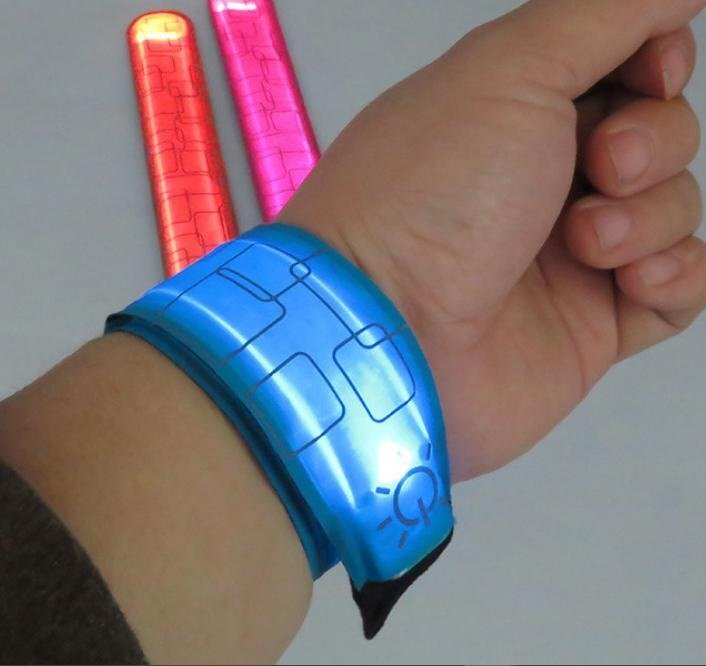 光る アームバンド Green LED USB充電式 サイクリング ランニング ジョギング ウォーキング　リストバンド