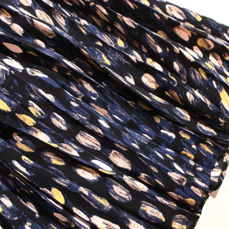 美品 インディヴィ INDIVI 株) ワールド 春 夏 上品 アート ドット 柄 シフォン ロング プリーツスカート 9號(hào) 38 ブラック 黒 ネイビー 紺