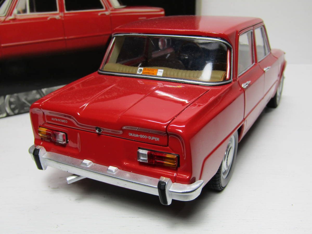 AlfaRomeo 1/18 アルファロメオ アルファ ジュリア スーパー 1300 GIULIA Super ベルリーナ ベルトーネ Bertone 1965 四つ葉 Red 伊 Rosso 