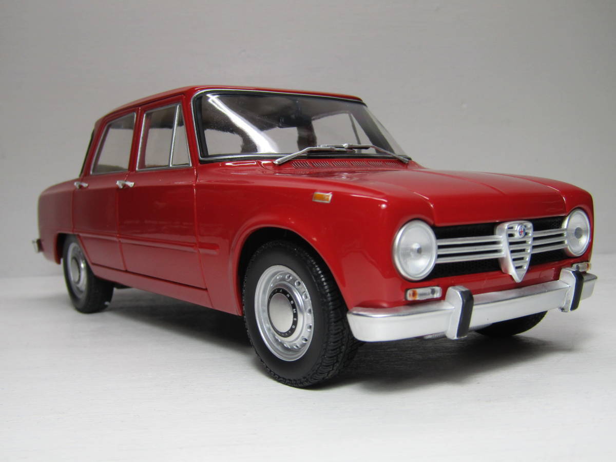 AlfaRomeo 1/18 アルファロメオ アルファ ジュリア スーパー 1300 GIULIA Super ベルリーナ ベルトーネ Bertone 1965 四つ葉 Red 伊 Rosso 