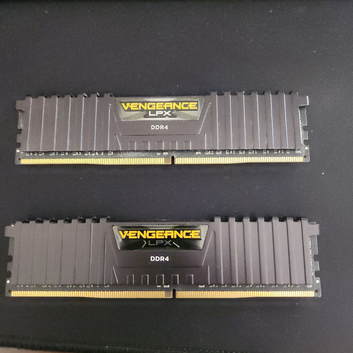 CORSAIR DDR4-3200MHz デスクトップPC用 メモリ VENGEANCE LPX シリーズ 32GB [16GB×2枚] CMK32GX4M2E3200C16 DDR4　動(dòng)作確認(rèn)済み