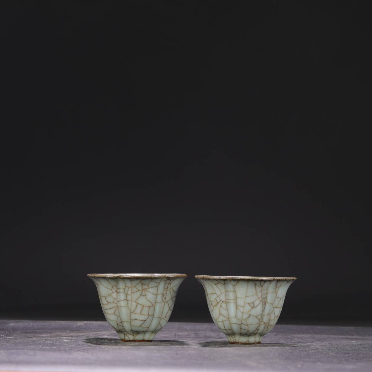 宋 官窯灰青釉花口杯一對 陶磁器 中国美術 古美術