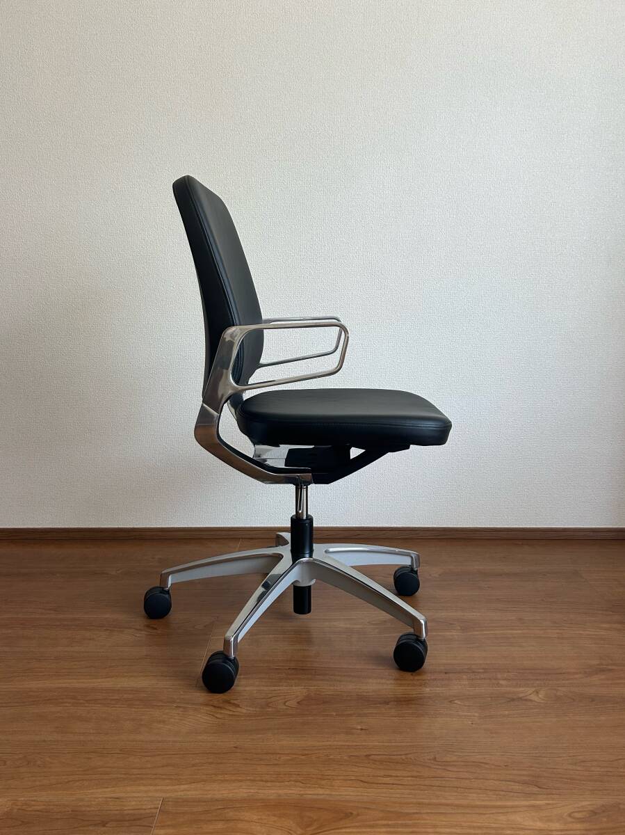 ①ITOKI イトーキ Levi レヴィ 黒本革 ワークチェア｜ブラックレザー オフィス キャスター デスク ハーマンミラー Vitra. knoll イームズ