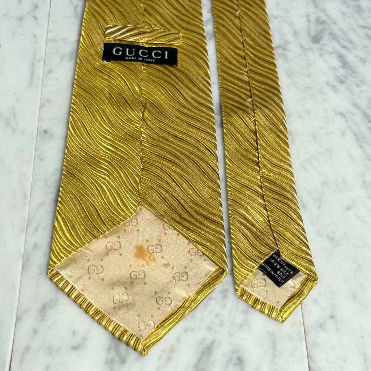 999円～ GUCCI ネクタイ ゴールド ストライプ系 光沢 (YW4)