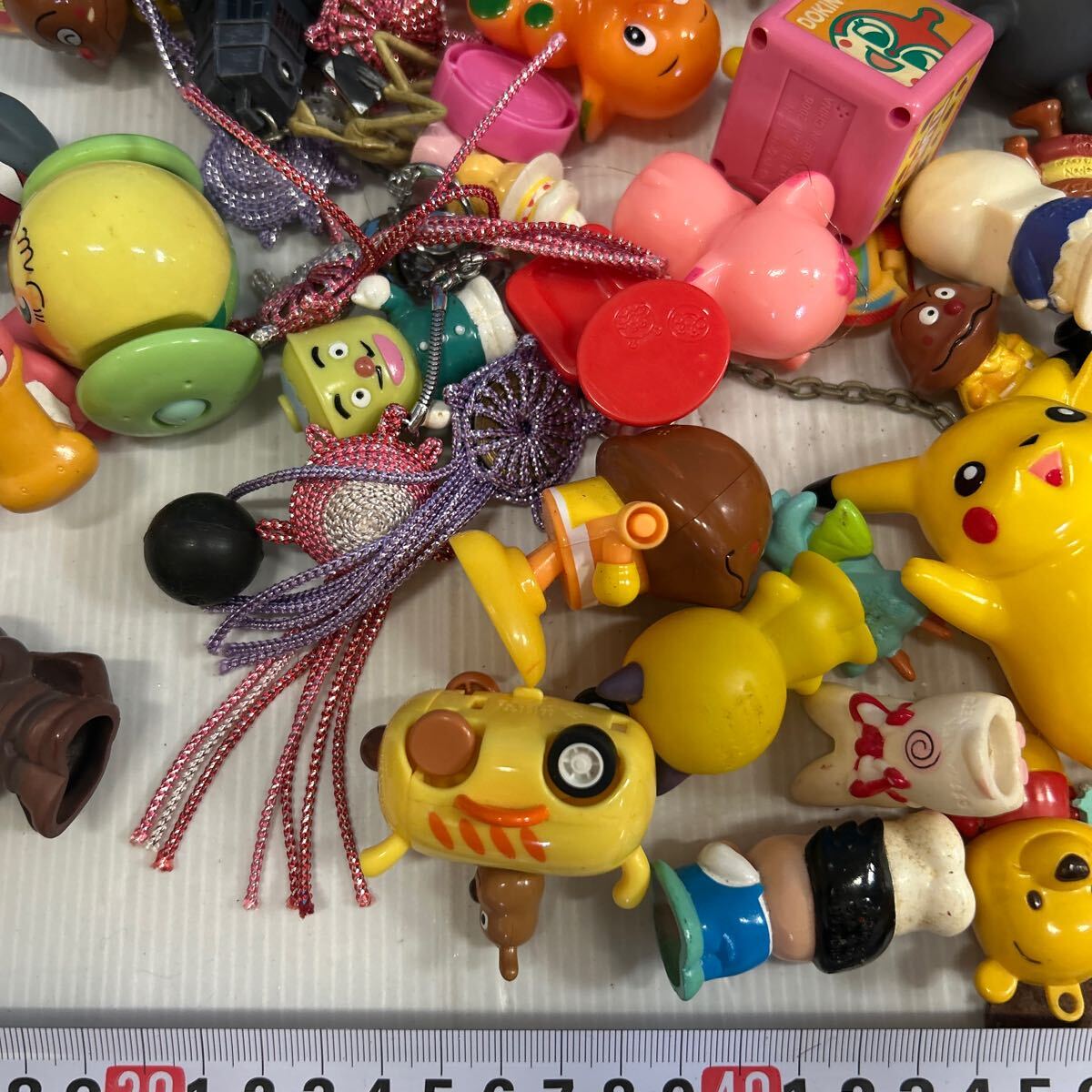 フィギュアまとめ3 指人形　アンパンマン　ドキンちゃん　ばいきんまん　ディズニー ポケモン　色々　セット　おじゃる丸 ミニフィギュア_画像7