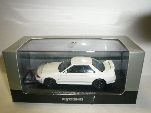 ☆1/43 京商 NISSAN SKYLINE GT-R(DNR32)白
