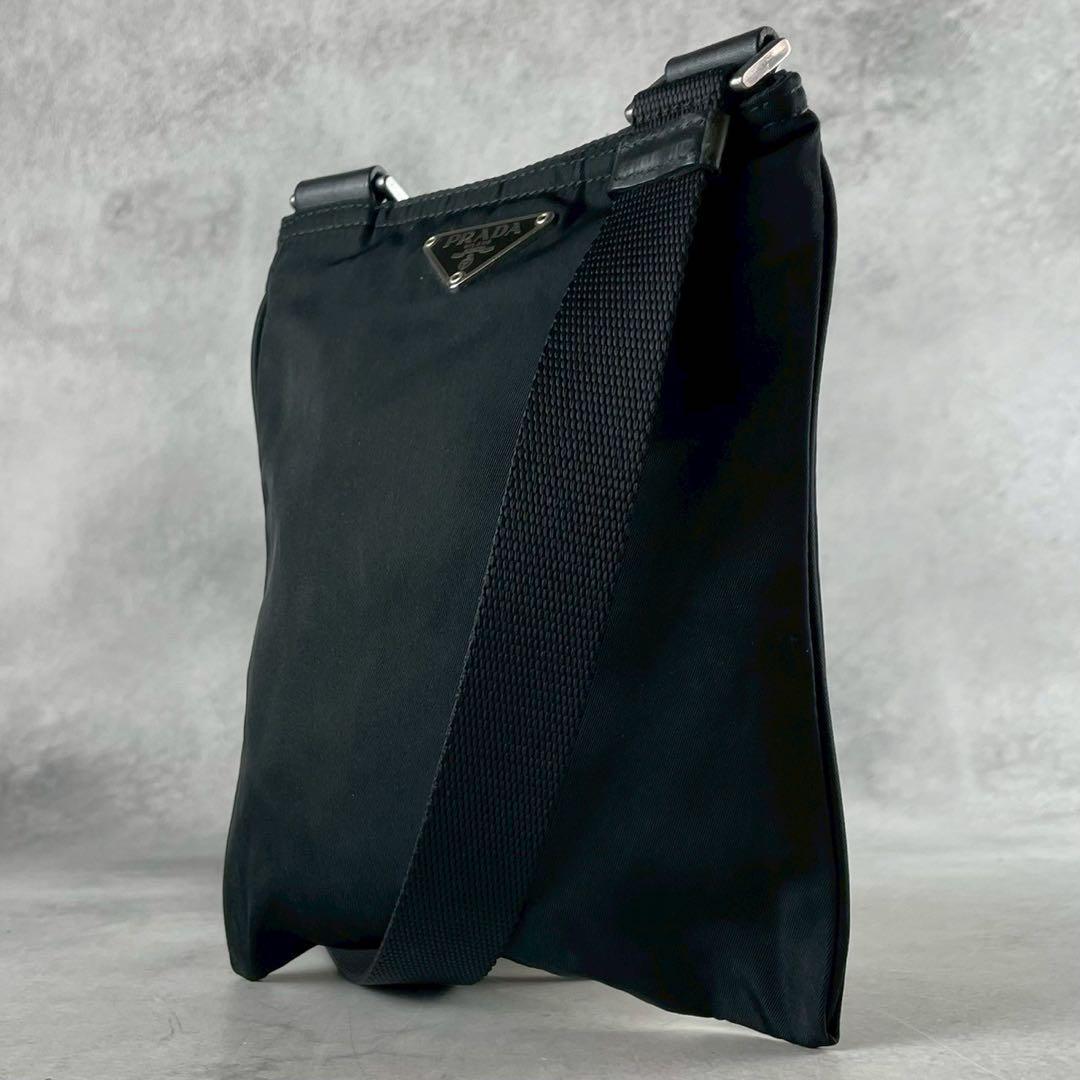 美品 PRADA ショルダーバッグ サコッシュ ポシェット ナイロン 三角ロゴ 黒 ブラック プラダ 肩掛け 斜めがけ 白タグ ポコノ ネロ 