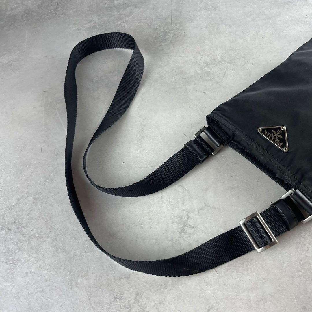 美品 PRADA ショルダーバッグ サコッシュ ポシェット ナイロン 三角ロゴ 黒 ブラック プラダ 肩掛け 斜めがけ 白タグ ポコノ ネロ 