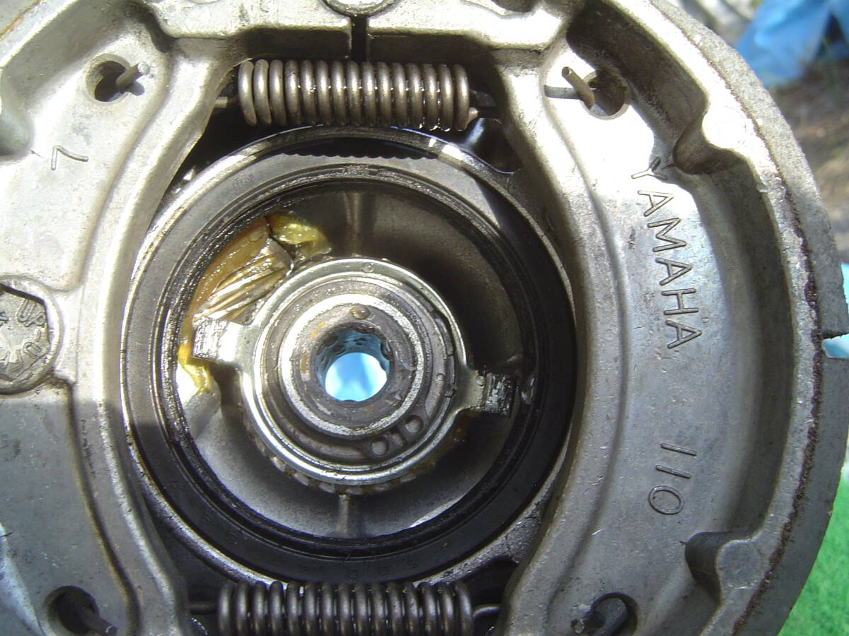 60　ヤマハ　メイト　V50（V50D　4AT4）フロントブレーキパネル　メーターギヤ　ブレーキシュー