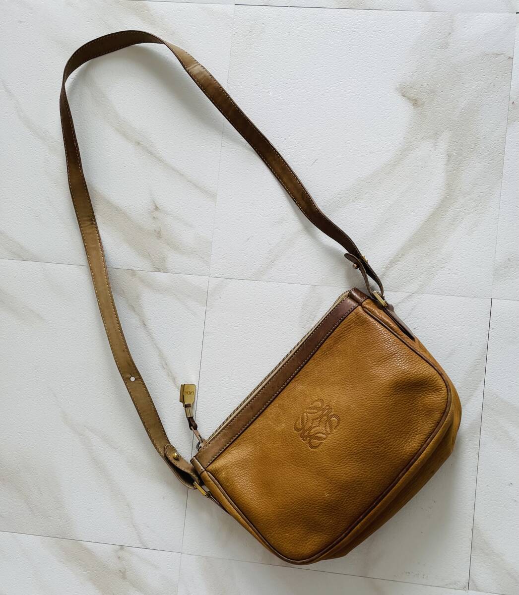 スペイン制　ヴィンテージ　LOEWE ロエベ アナグラム レザ― ショルダーバッグ　