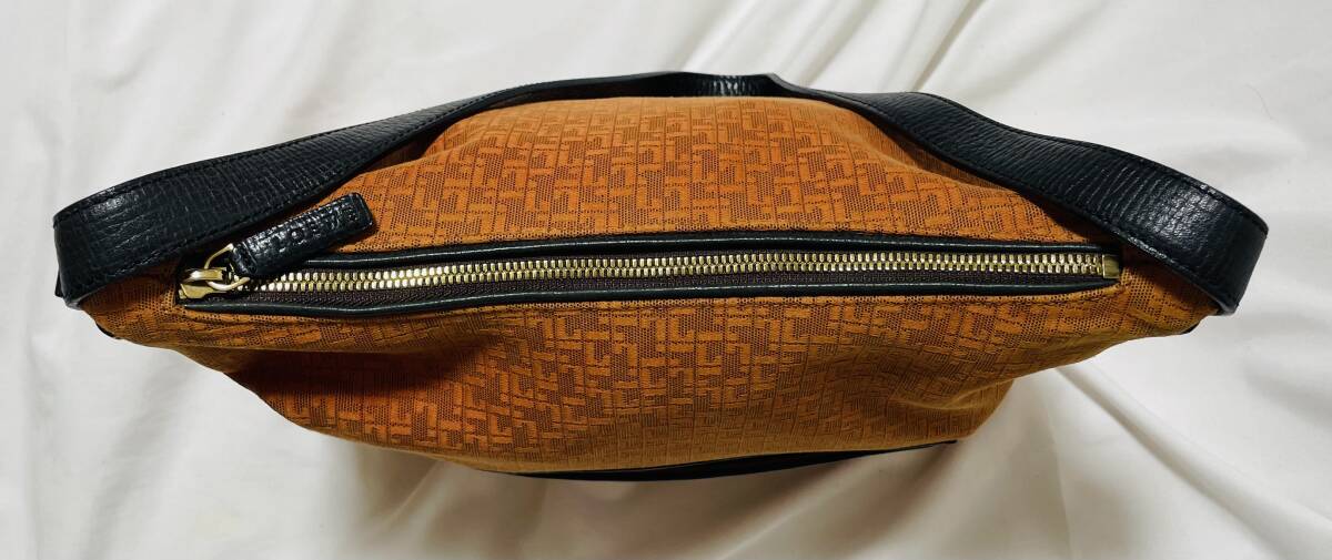 LOEWE ロエベ ワンショルダーバッグ オレンジ ジャガード　內側アナグラム模様　
