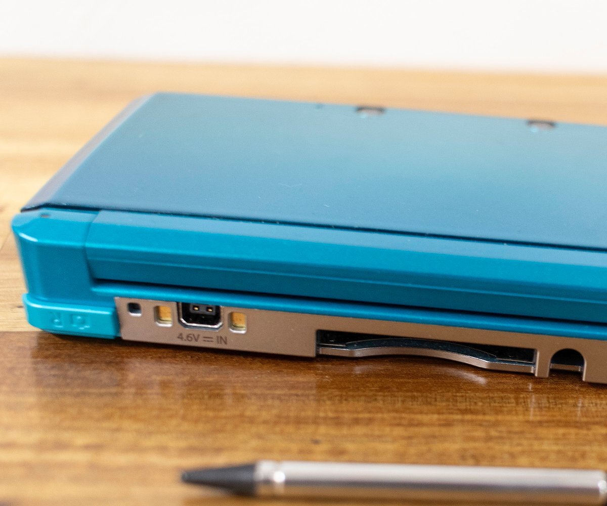 任天堂 ニンテンドー3DS 本體 クレードル、充電器あり CTR-001(JPN) NINTENDO 中古品