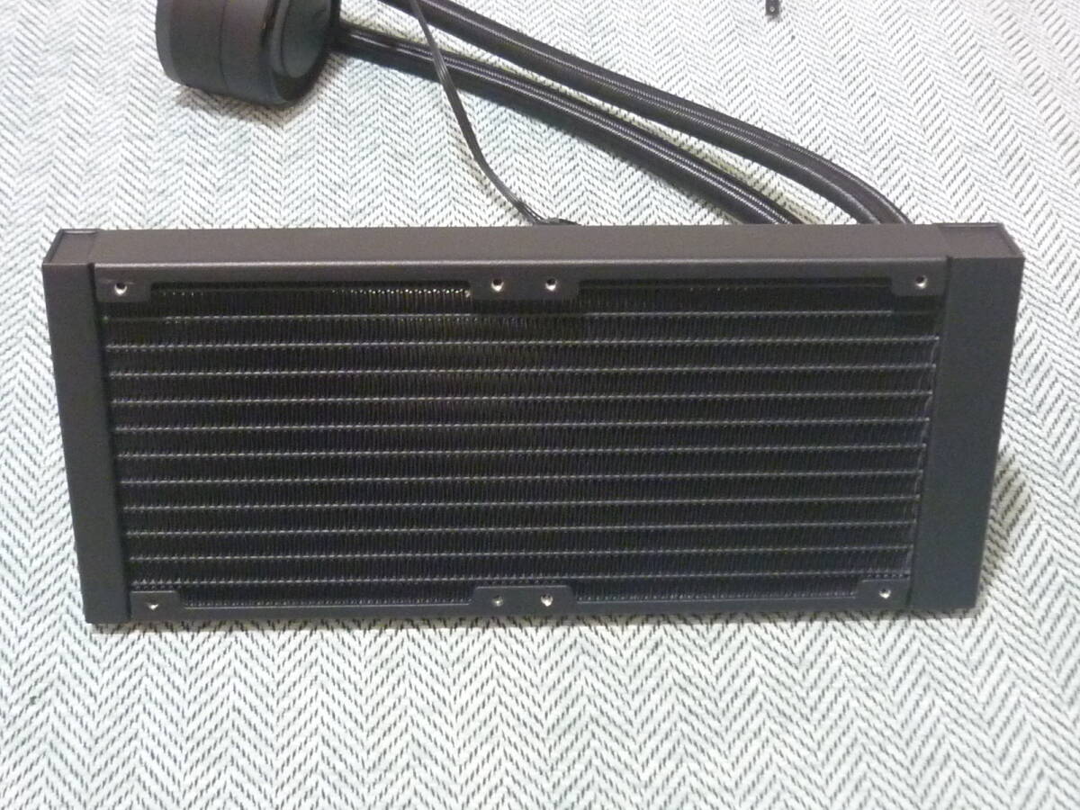 MSI MAG CORELIQUID E240
