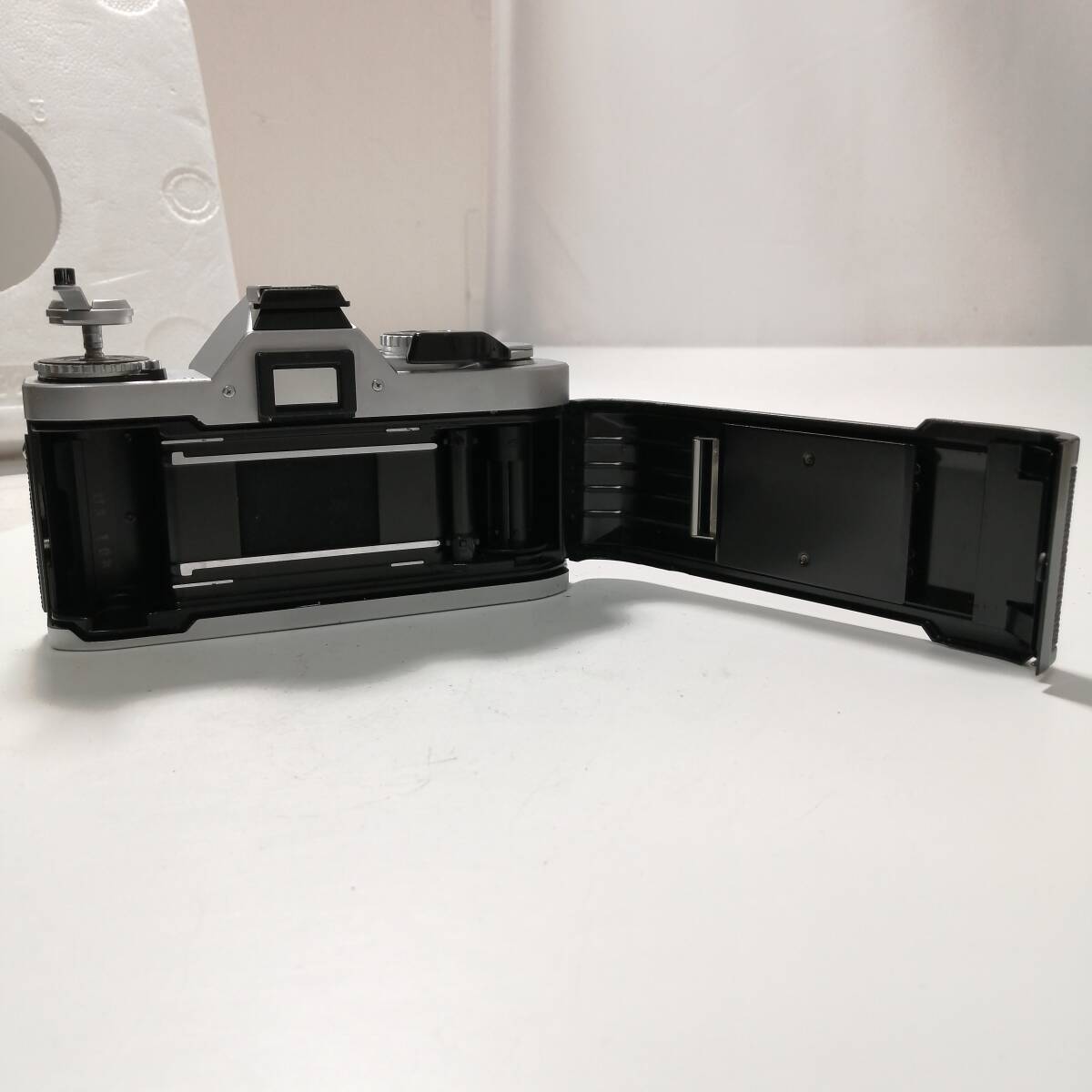 Canon キャノン AV-1 ボディ フィルムカメラ ジャンク 800729