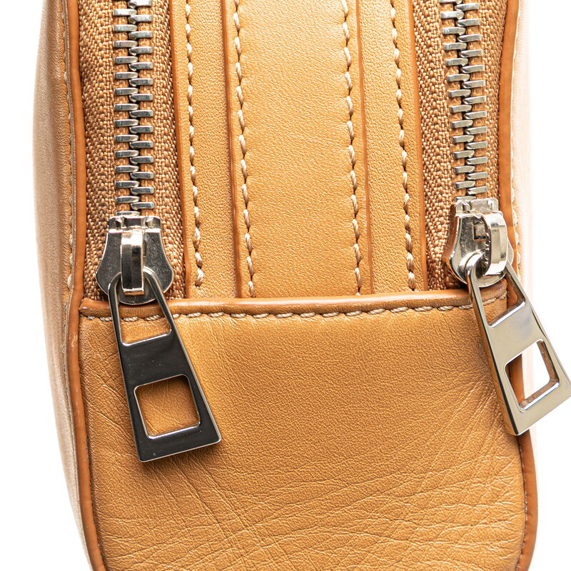 ロエベ アナグラムロゴ クロスボディ カメラバッグ ミニ ハンドバッグ ショルダーバッグ 2WAY ブラウン レザー LOEWE 【中古】