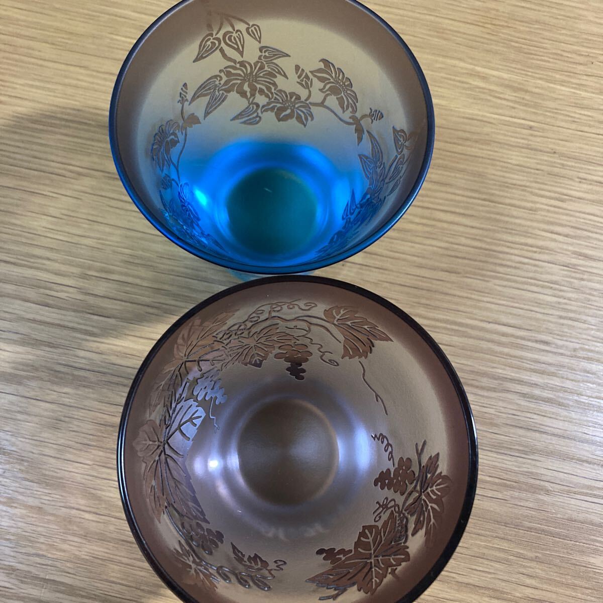 ▼太武朗工房≪グラス 2個≫彫刻 夢柄子 ぶどう 硝子 太武朗窯 ※イニシャル刻印有_画像5