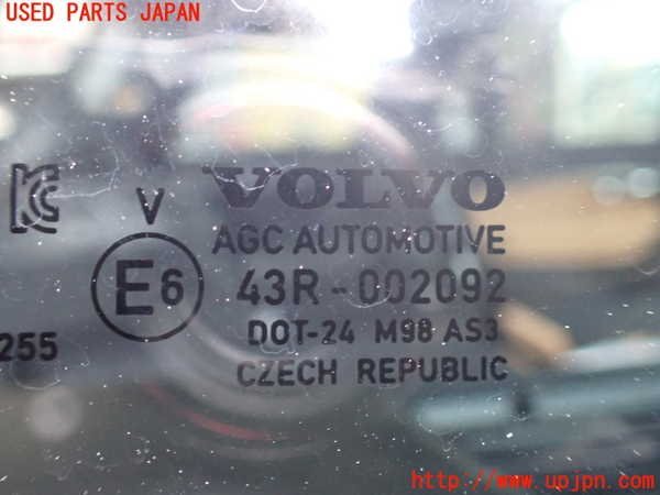 1UPJ-25661380] Volvo *XC90(LB420TXCM) правый боковое стекло в задней части кузова M98 б/у 